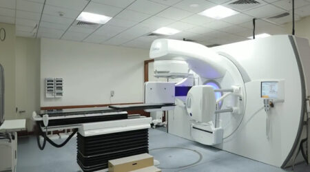 Role of Radiation Therapy in Early vs Advanced Cancer Dr. Manish Siddha | HOD, Sr. Radiation Oncologist